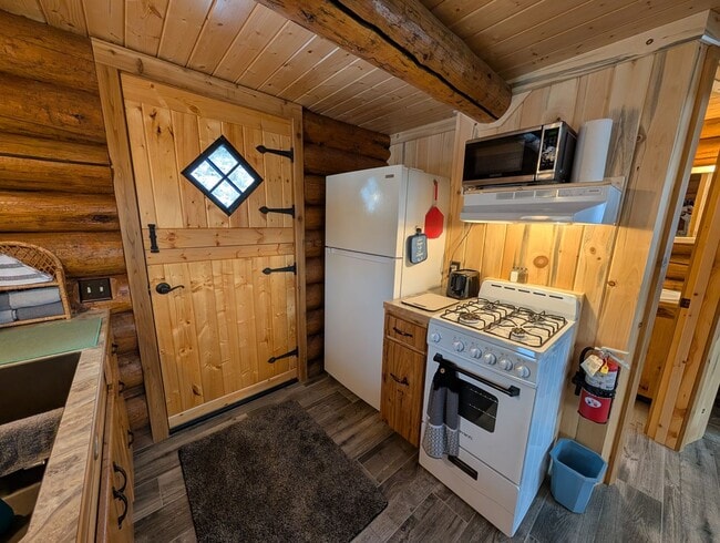 Building Photo - Beautiful Remote Furnished Cabin in Kooskia, ID