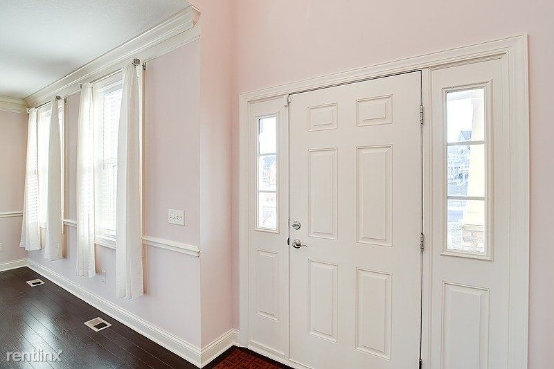 Foto principal - 5 br, 3.5 bath House - 9817 Frederick Place