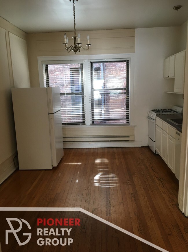 Foto del edificio - 1031 Dempster Street