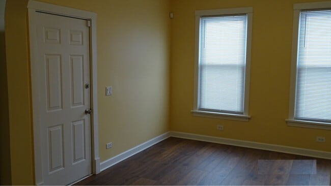 Building Photo - 5622 N Mango Ave