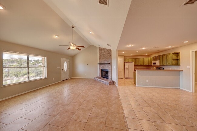 Building Photo - 409 Alvin Dr