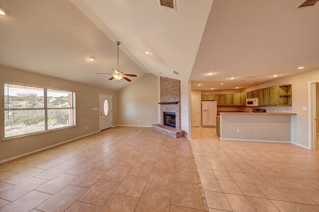 Foto del edificio - 409 Alvin Dr