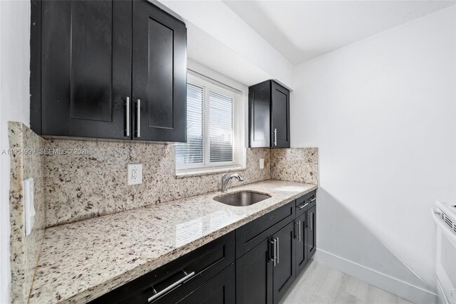 Foto del edificio - 446 SW 4th Ave