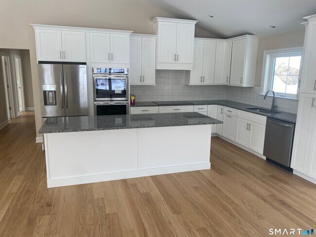 Building Photo - 919 Strongtown Rd