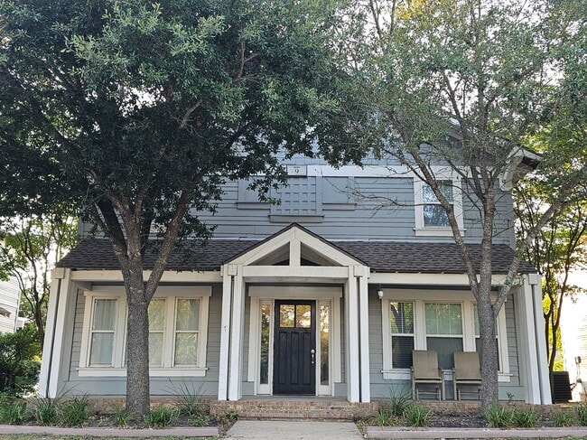 Front Exterior - 1725 Harvey Mitchell Pkwy S