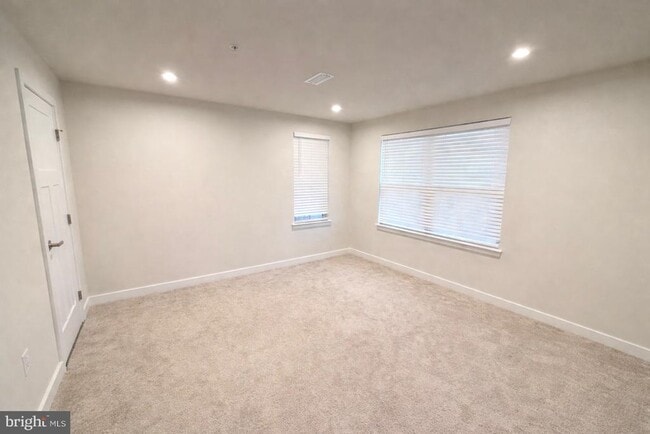 Building Photo - 3464 Sunset Ridge Dr