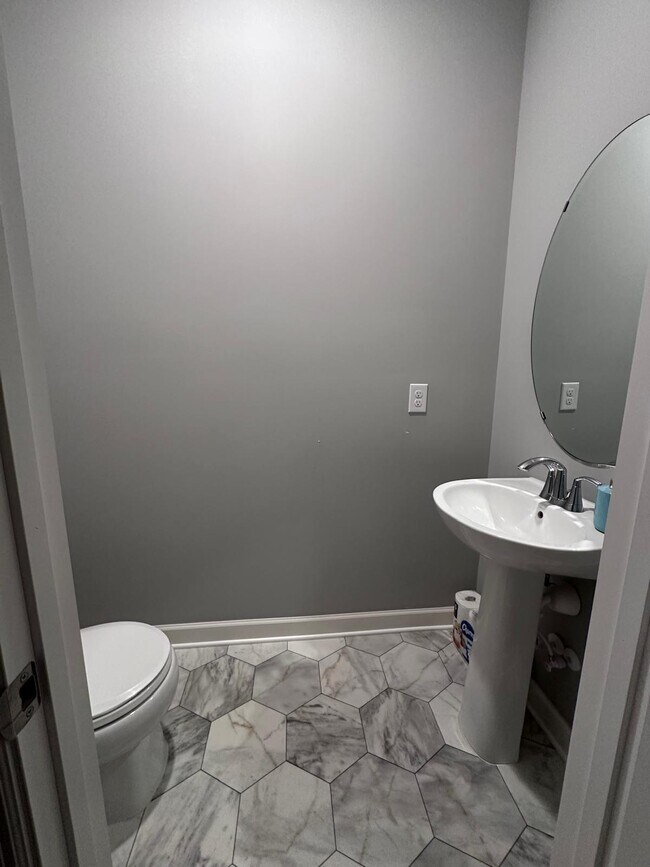 Foto del edificio - 1729 Emerson Ct