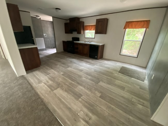 Building Photo - 208 Dawn Ave