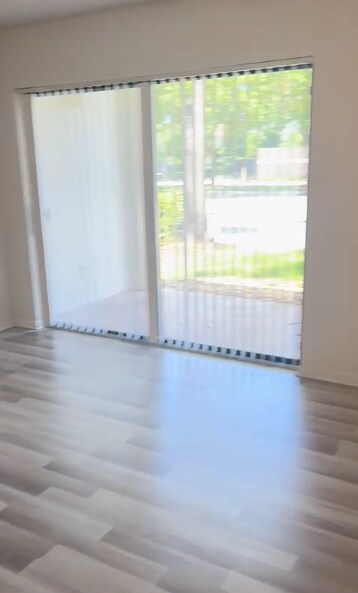 Foto del edificio - 560 S Park Rd