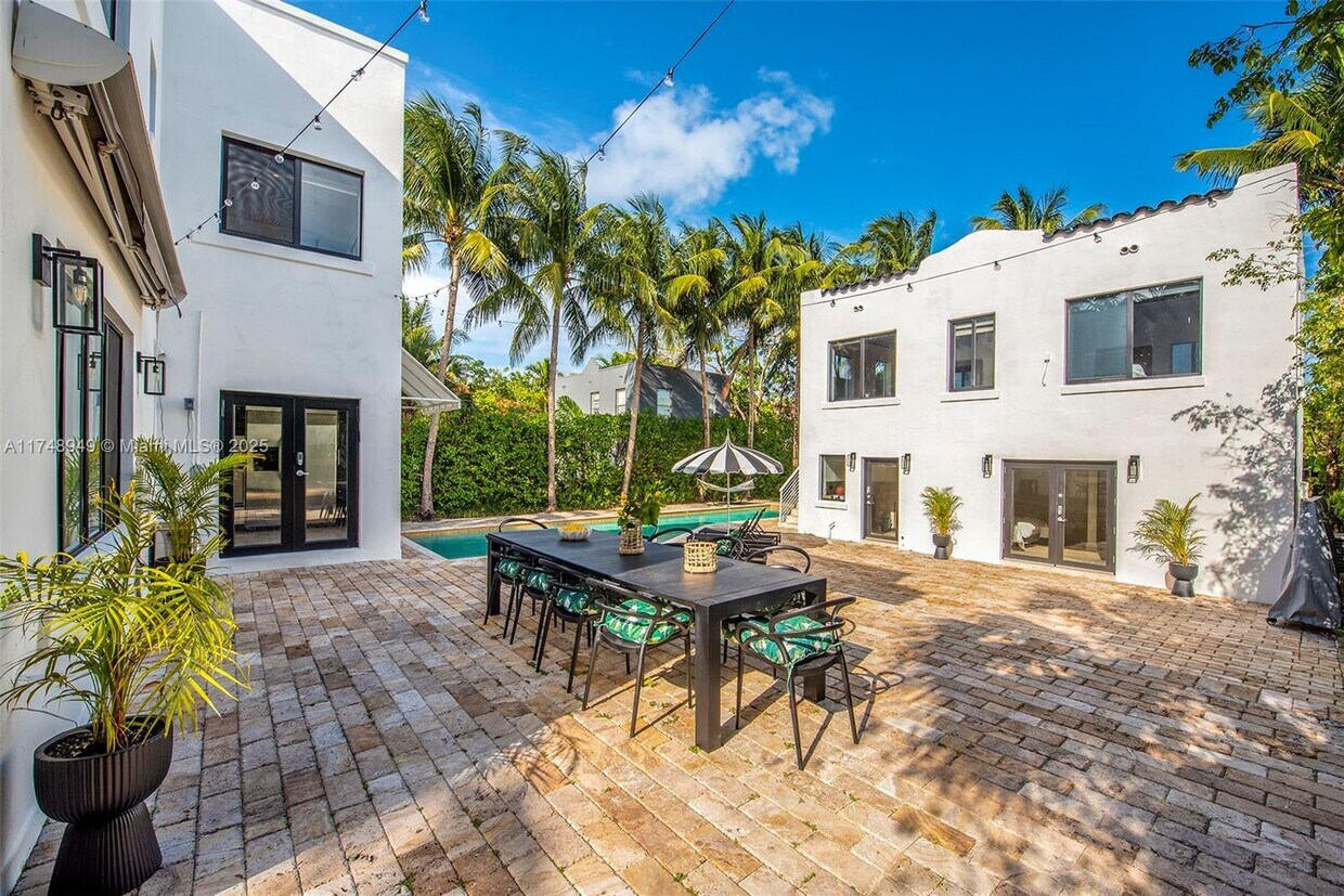 Foto principal - 3483 Chase Ave