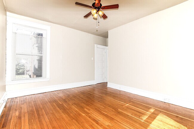 Foto del edificio - 6016 Waterman Blvd