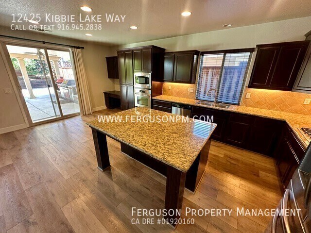 Foto del edificio - 12425 Kibbie Lake Way