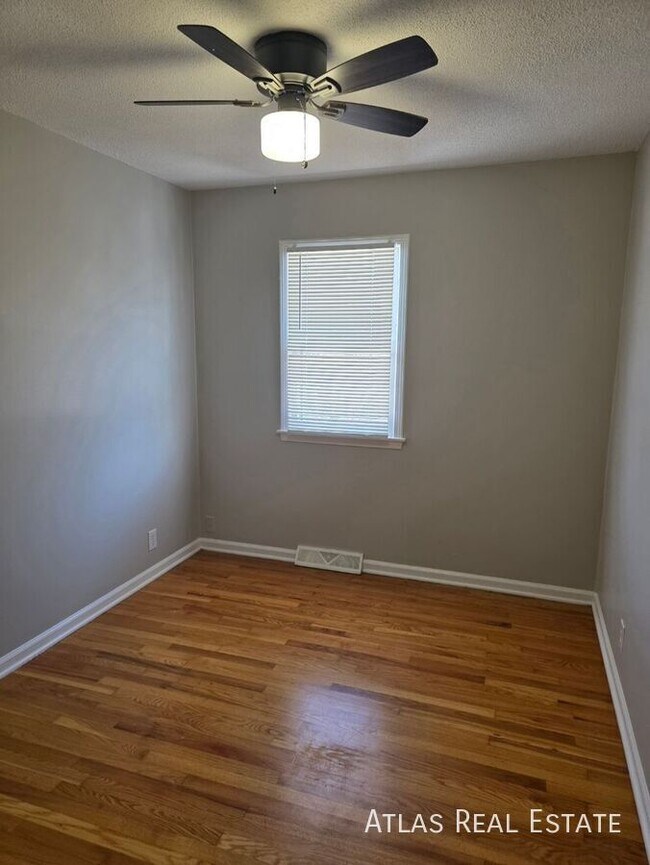 Foto del edificio - 2841 N 64 St