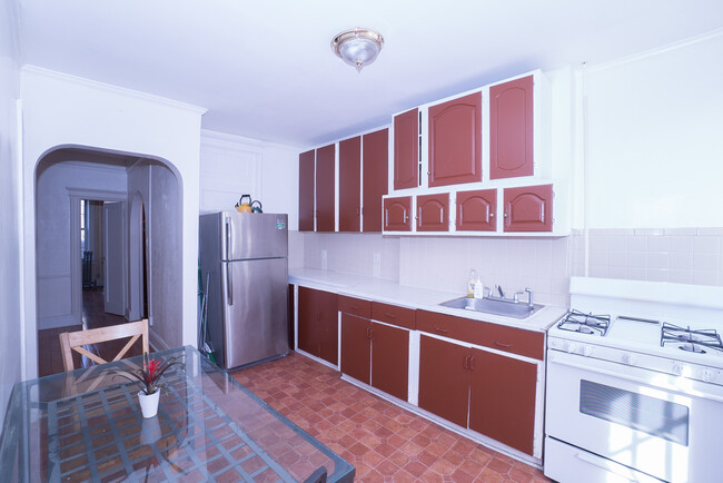 Building Photo - 2425 23rd St