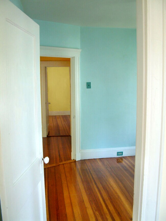 Living Room to Back 2 - 625 South St