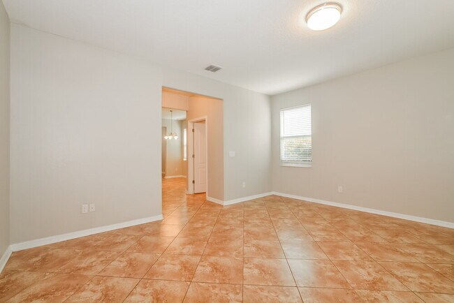 Foto del edificio - 6842 Little Blue Ln