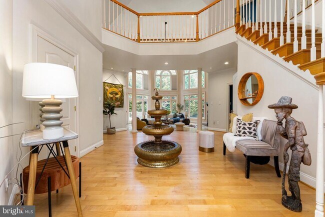 Foto del edificio - 1445 Mayhurst Blvd