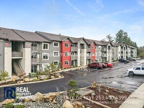 Building Photo - 7843 Pacific Ave