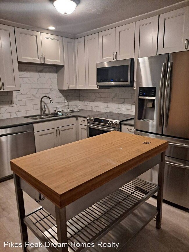 Foto del edificio - 2 br, 1 bath House - 6474 McNichols Court #3