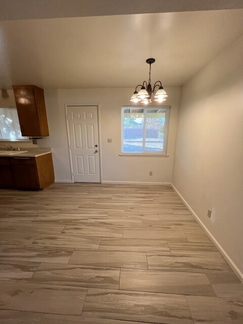 Building Photo - 7560 Valley Vista Ave