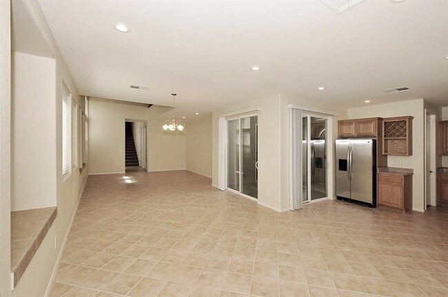 Building Photo - 765 Feather Ridge Dr