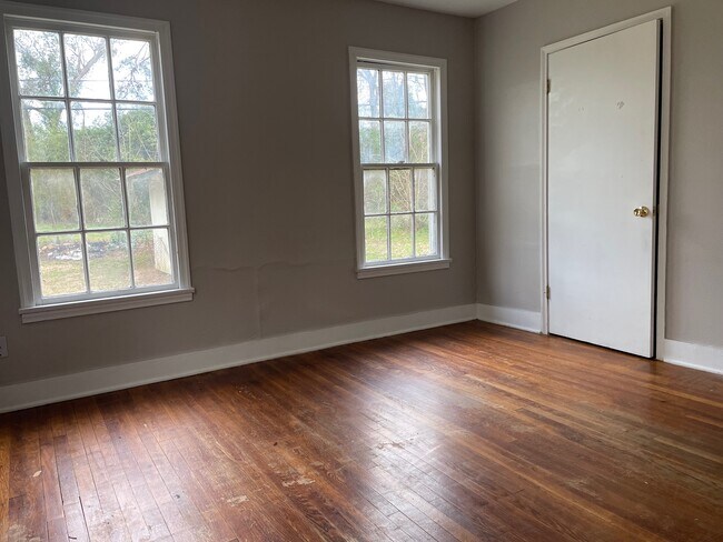 Dormitorio 1 - 1101 Tillman Dr