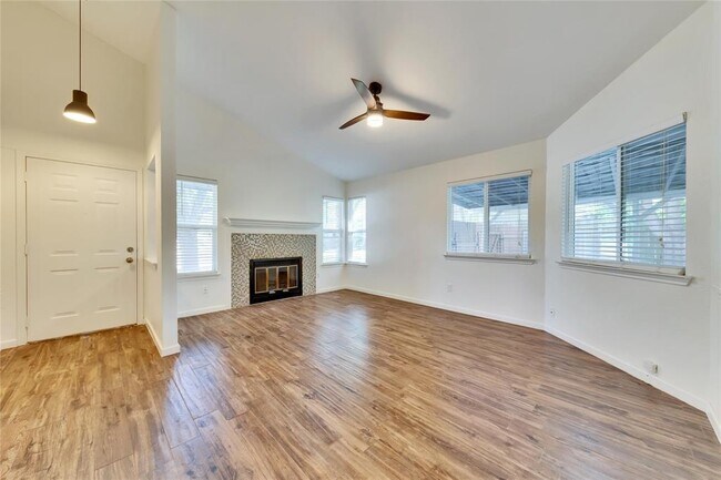 Foto del edificio - 8508 Croydon Loop