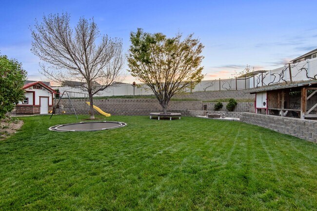 Building Photo - 2521 Apricot Pl