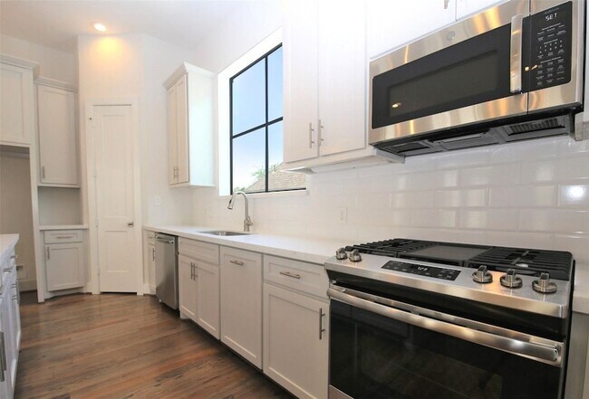 Foto del edificio - 816 W 22nd St