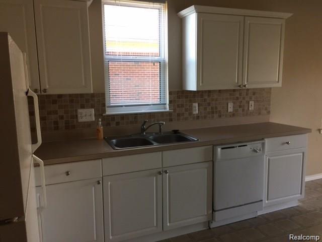 Building Photo - 22560 Trillium Dr