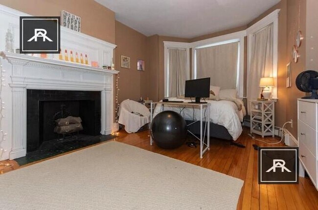 Foto del edificio - 5 bedroom in Brighton MA 02135