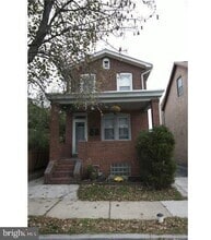 Building Photo - 541 Old Elm St