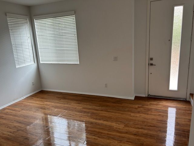 Foto del edificio - 625 Savi Dr