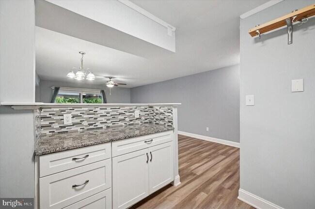 Foto del edificio - 319 Stony Way