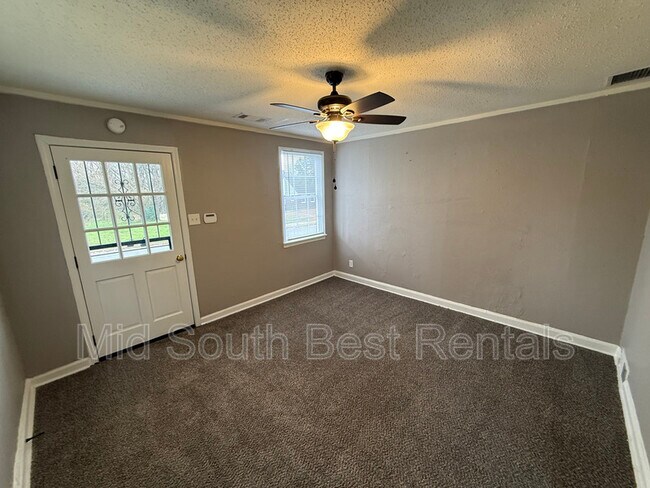 Foto del edificio - 1385 Chadwick Cir