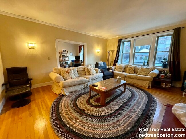 Building Photo - 119 Winthrop Rd