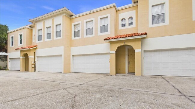 Building Photo - 505 S Tampania Ave
