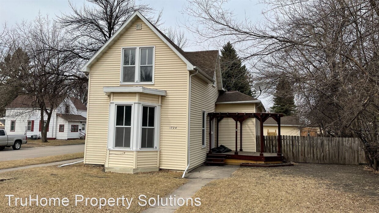 Primary Photo - 3 br, 2 bath House - 1724 4th Ave N