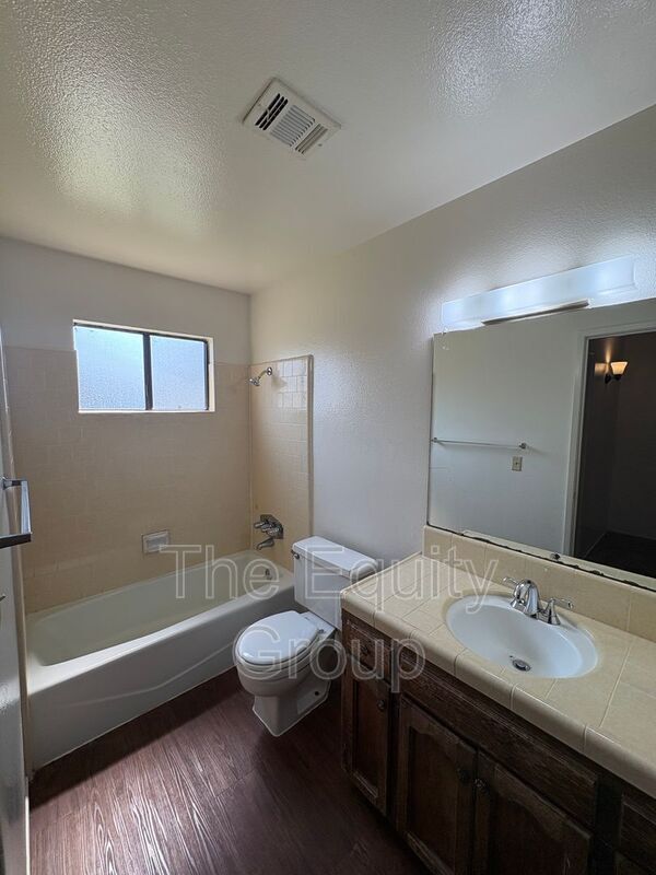 Foto del edificio - 409 E Roosevelt Ave