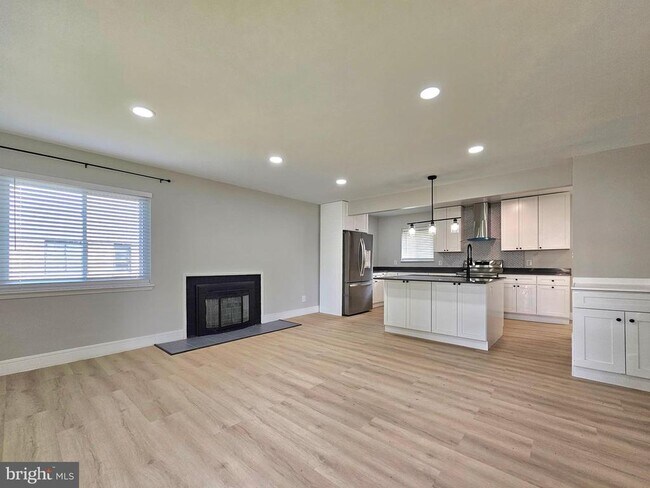 Foto del edificio - 2115 N Harrison St