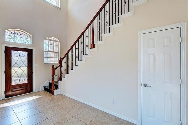 Building Photo - 2601 Mirasol Loop