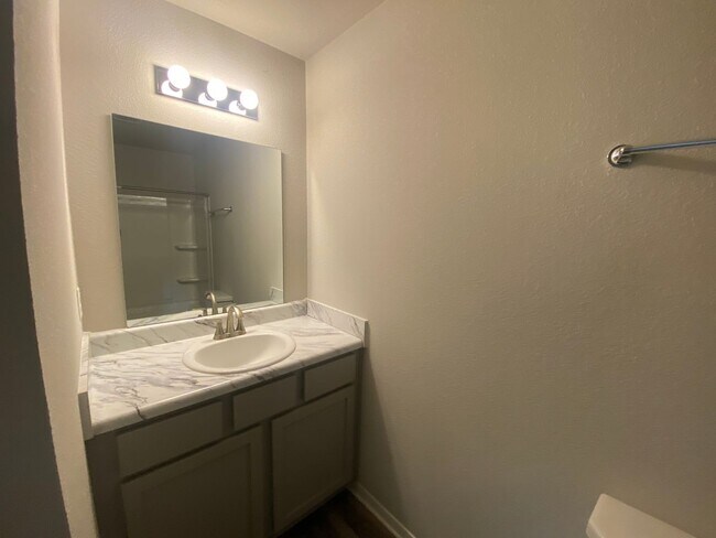 Building Photo - SUPER CLEAN 3bedroom/2bathroom home in Brookland