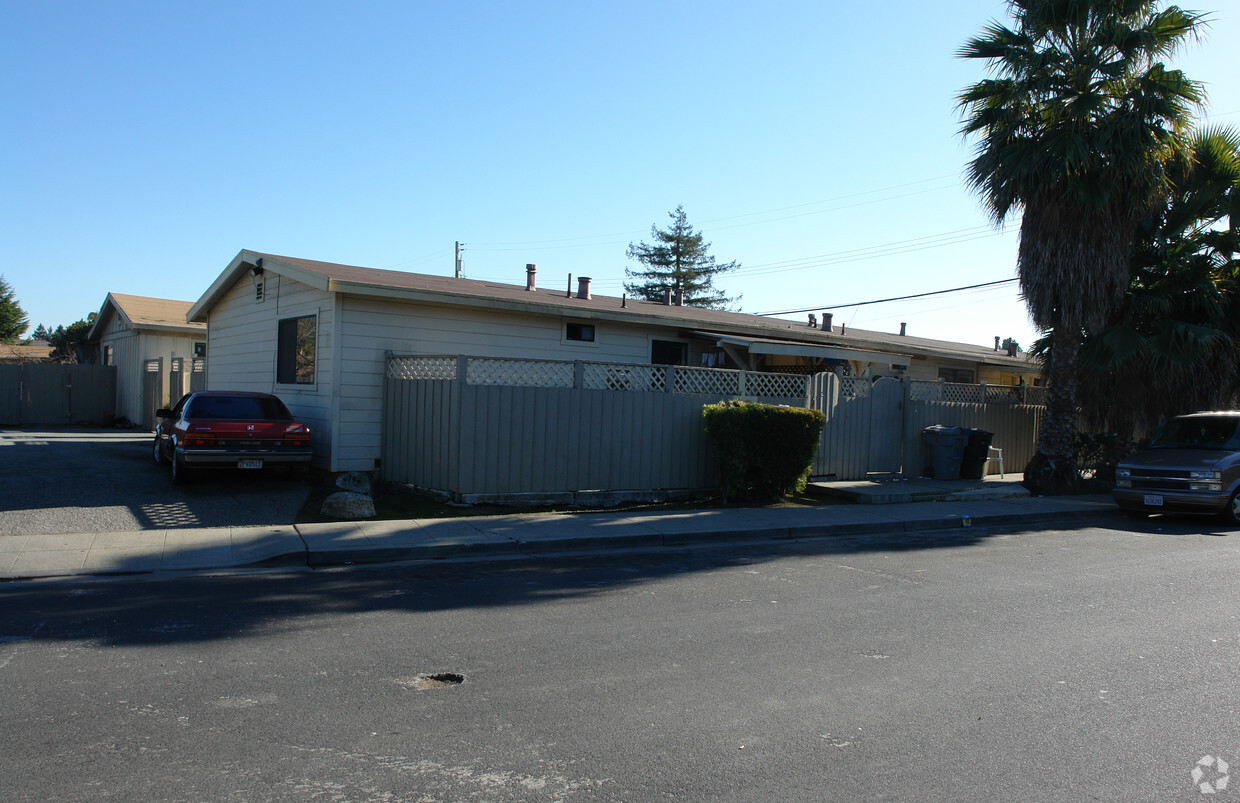 Foto del edificio - 1084-1088 Wright Ave
