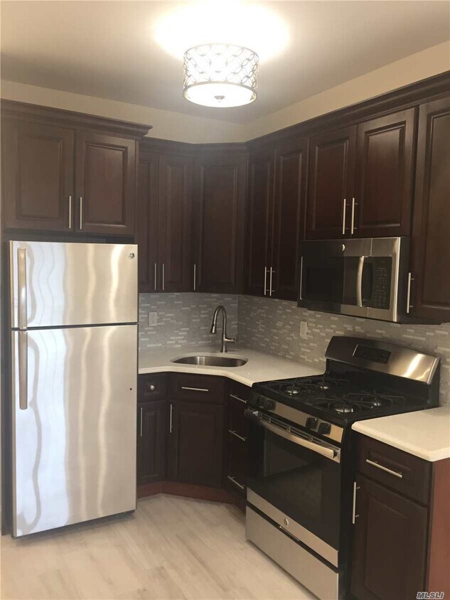 Foto principal - 31-17 Steinway St