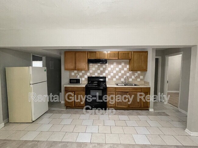 Foto del edificio - 1738 Wright Ave