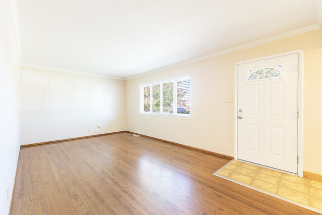 Building Photo - 6900 McQuillan Cir