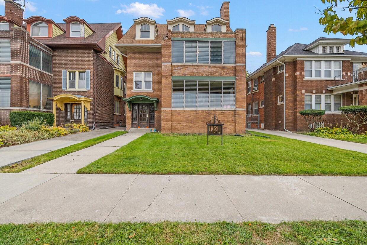 Foto principal - 1651 Atkinson St