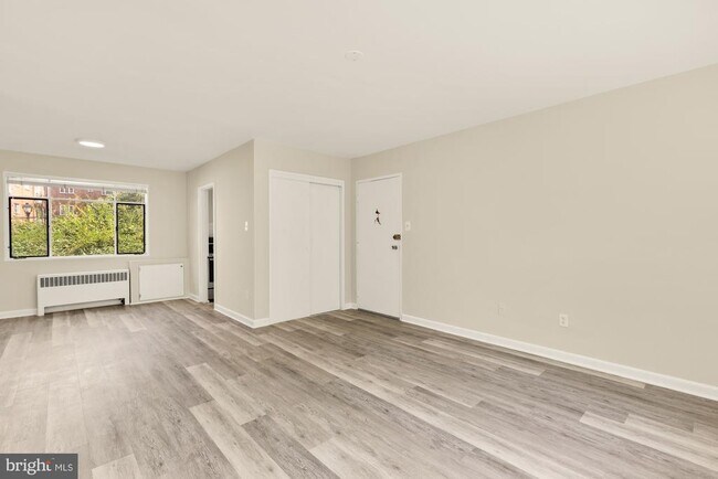 Foto del edificio - 10413 Montrose Ave