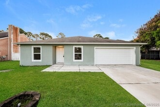 Building Photo - 1551 SE Coply St