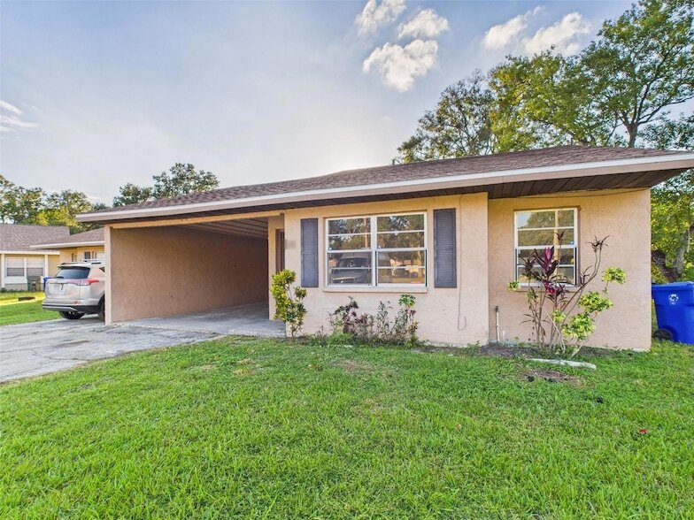 Foto principal - 2121 S San Gully Rd